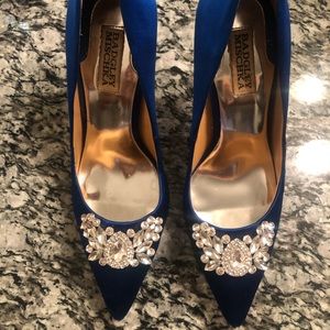 Badgley Mischka blue satin pumps